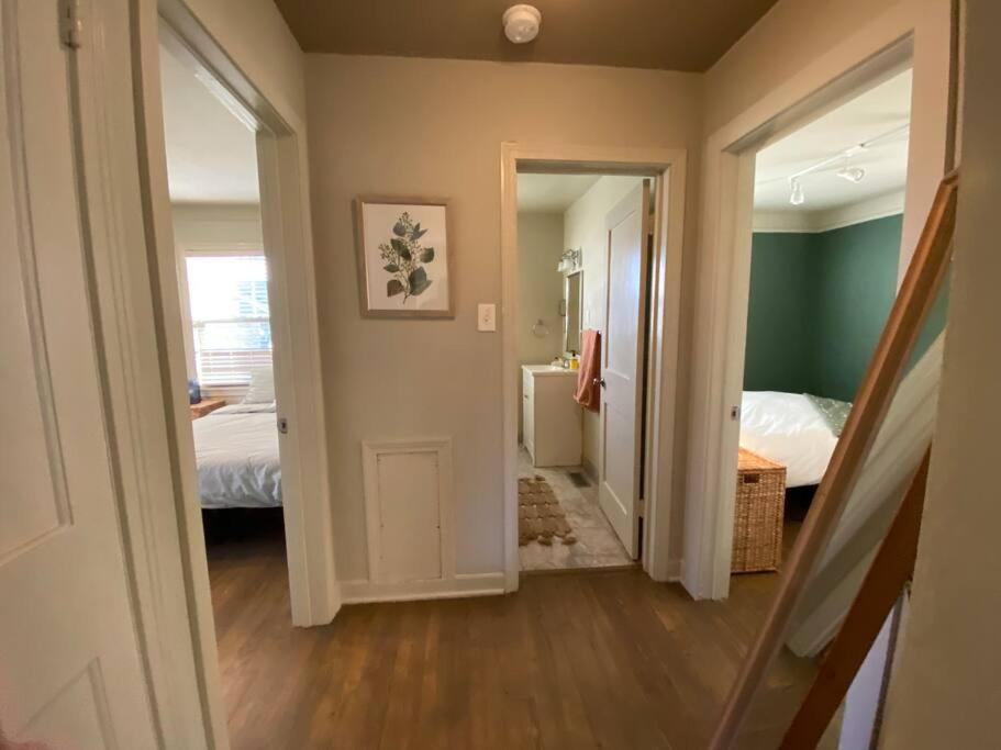Boho Chic 2 Bedroom West Plaza カンザスシティ エクステリア 写真